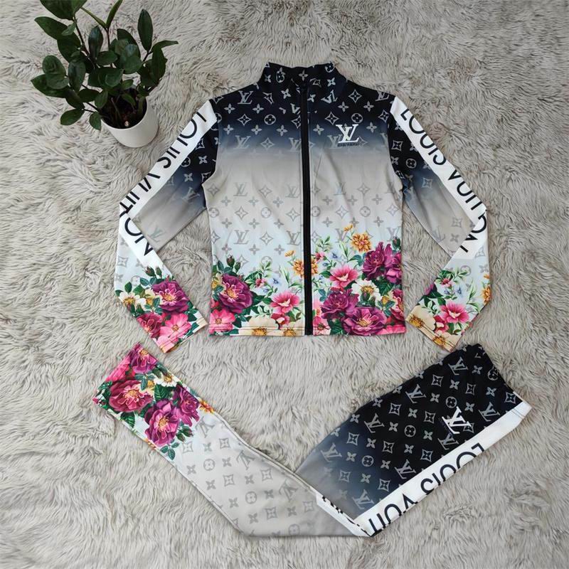 Louis Vuitton Tracksuit Wmns ID:20261003-117